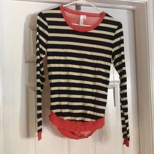 SI-IAE cutout back long sleeve shirt.